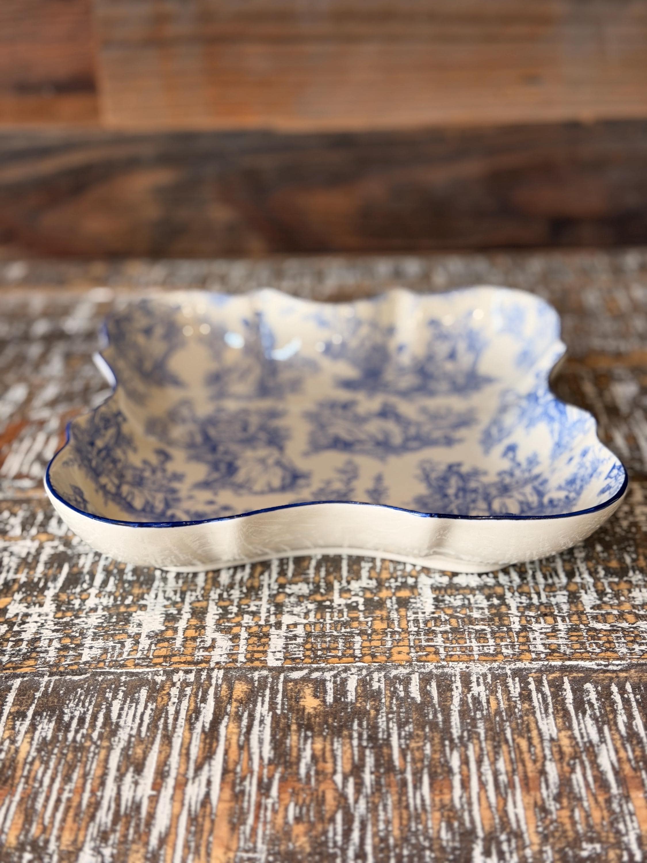 Vintage Orchid Designs England Country Life Blue & White Toile Scalloped Centerpiece Bowl