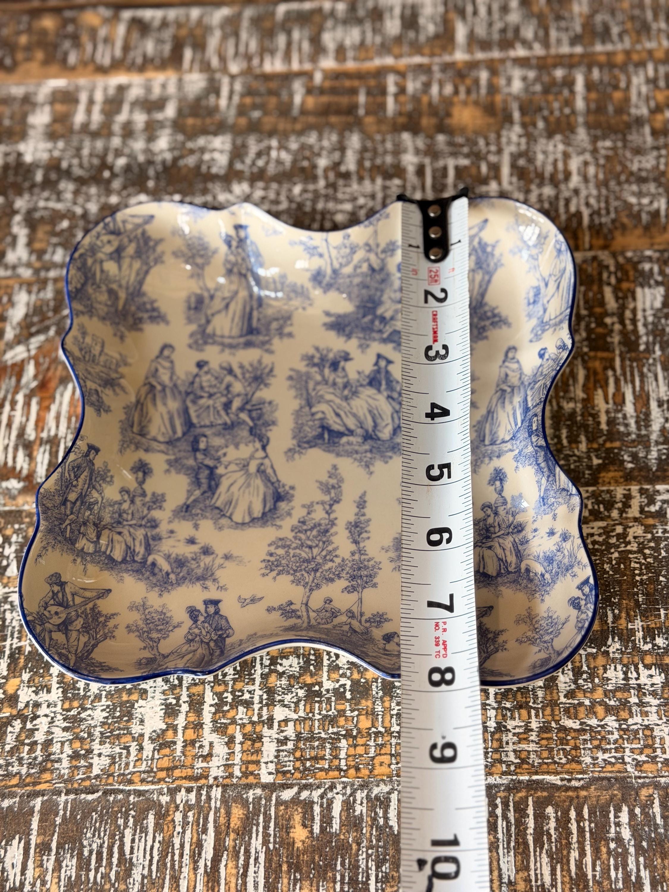 Vintage Orchid Designs England Country Life Blue & White Toile Scalloped Centerpiece Bowl